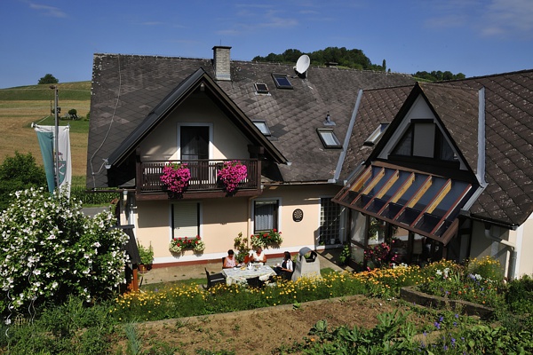 Garten mit Spielplatz